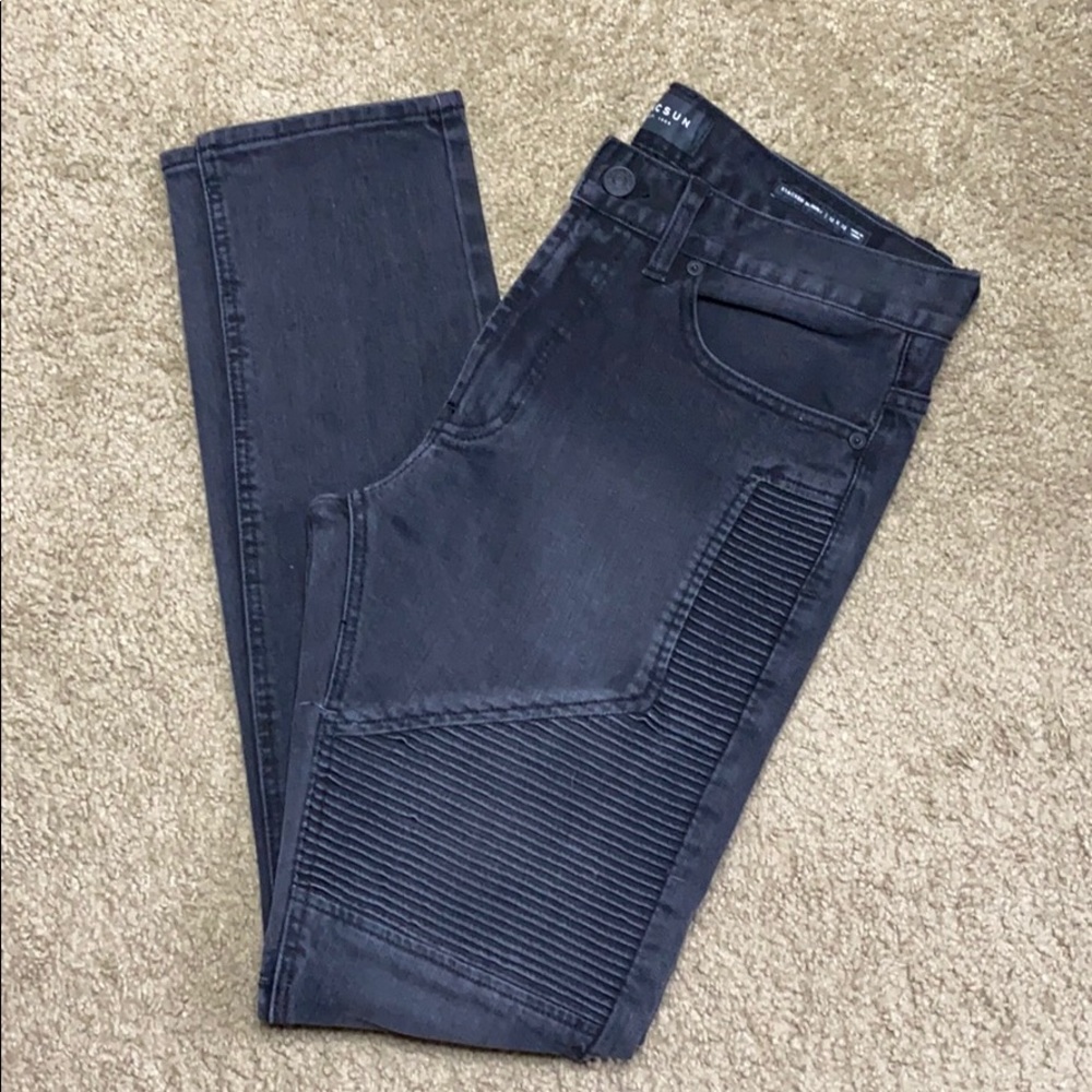 Men all black jeans